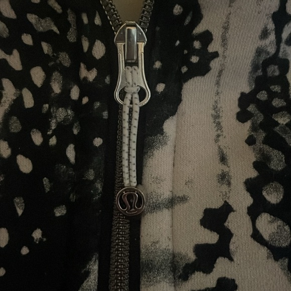 Lululemon Scuba Hoodie gently used - Picture 6 of 11